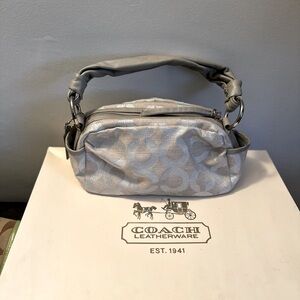 Silver/Gray Jacquard Signature C Shoulder Bag COACH Parker Op Art Canvas